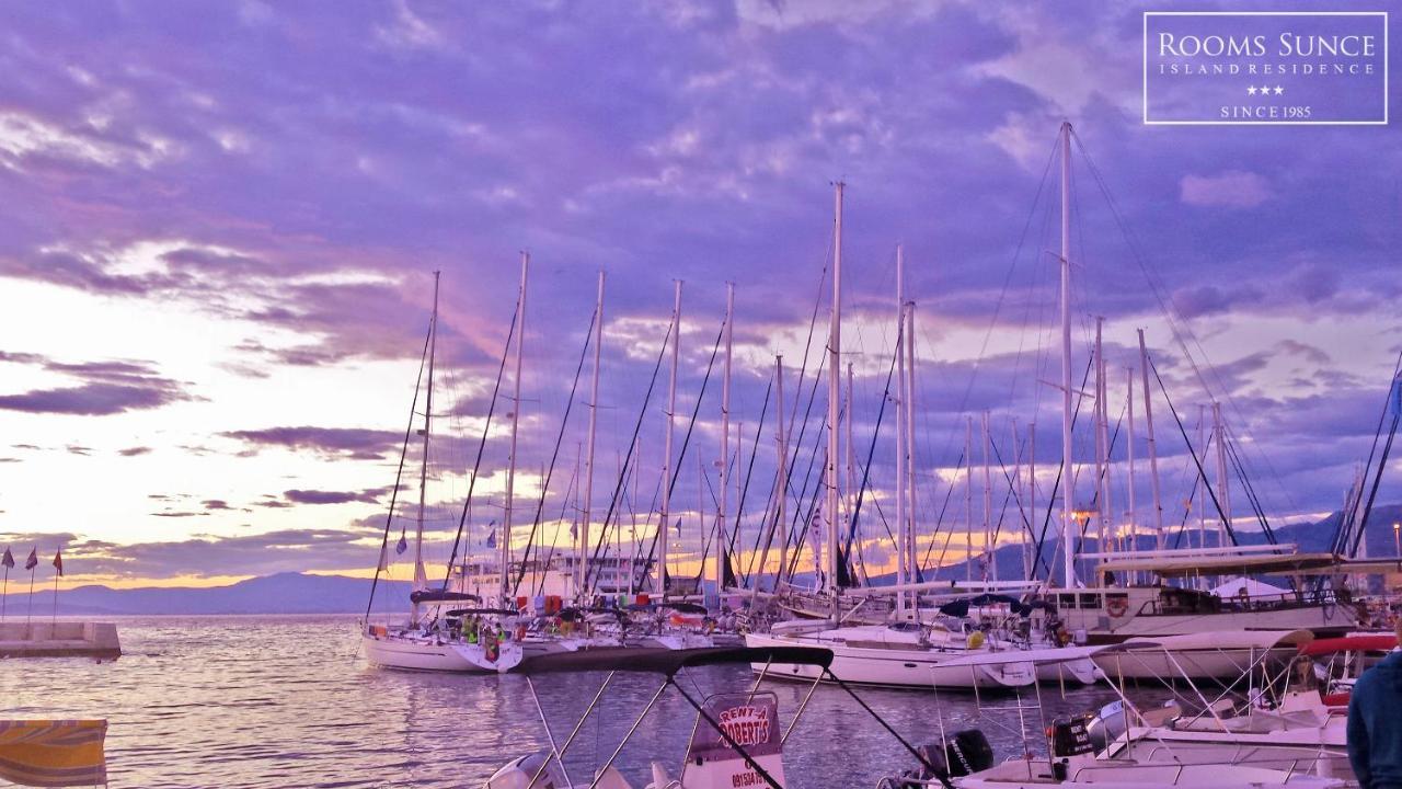 Apartments Residence Sunce Supetar - Cozy Base To Stay And Explore Island Brac Free Parking Екстер'єр фото