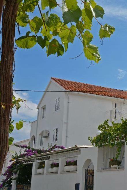 Apartments Residence Sunce Supetar - Cozy Base To Stay And Explore Island Brac Free Parking Екстер'єр фото
