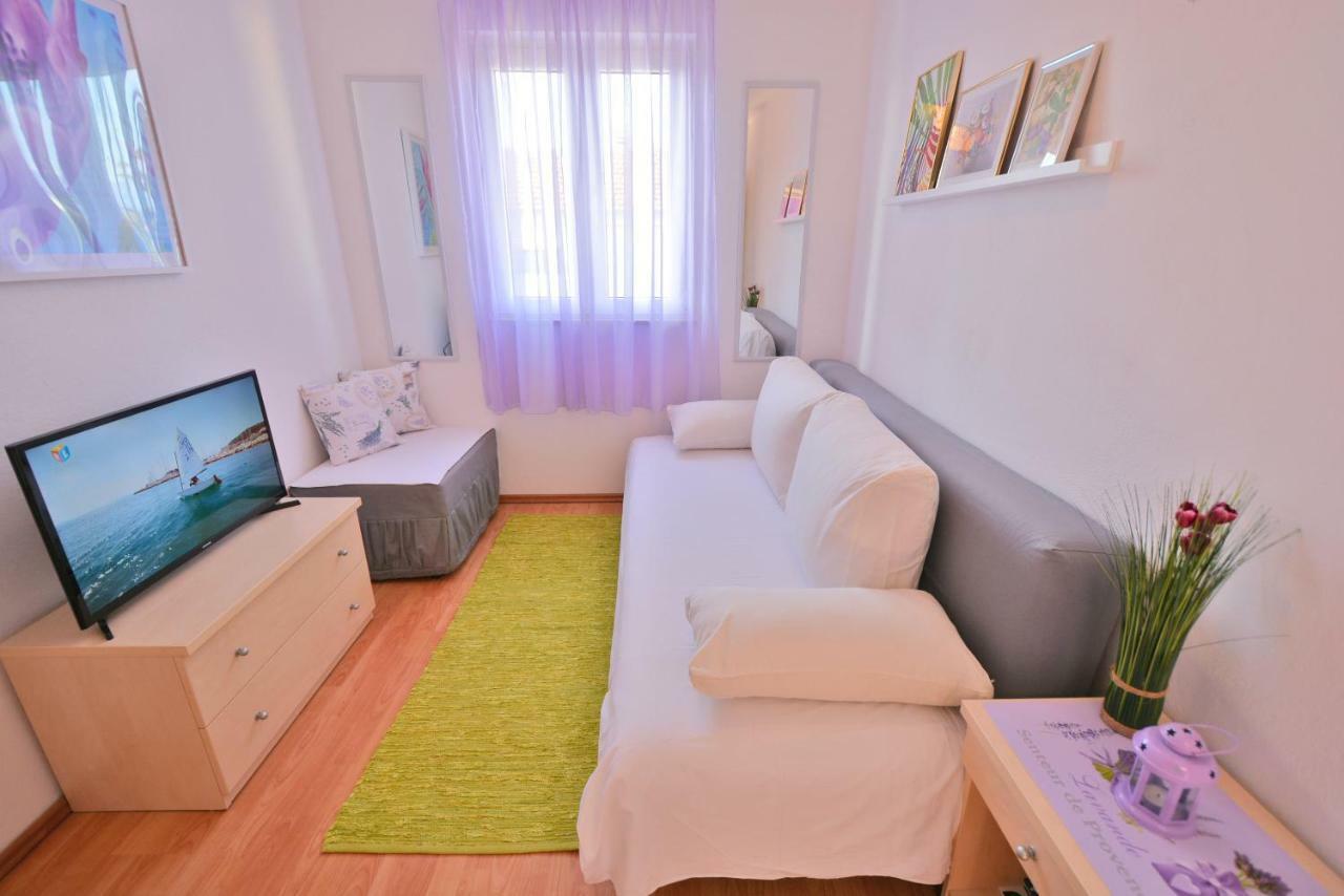 Apartments Residence Sunce Supetar - Cozy Base To Stay And Explore Island Brac Free Parking Екстер'єр фото